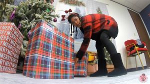 Giantess Crew - Princess J - XMAS Worship